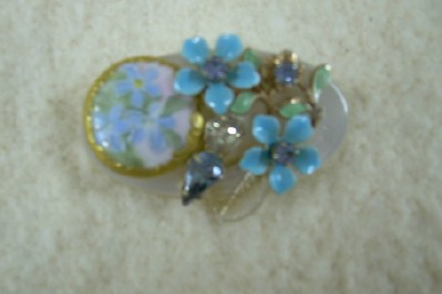 Antique Button Brooch with Flowers